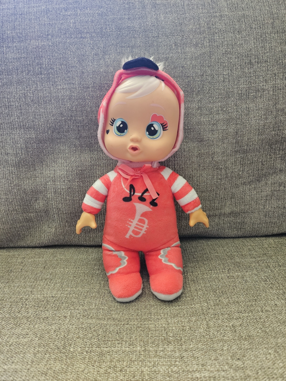 Cry Babies Tiny Cuddles Music Edition doll